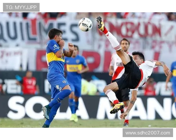 多特蒙德进攻火力充足但稳定性承压,领先后防守表现持续波动 多特蒙德进攻火力充足但是稳定性承压,领先后防守表现持续波动