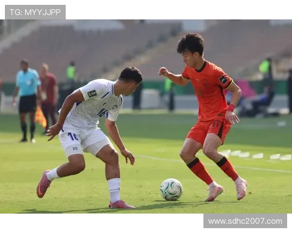 越南队持续发展实力，勇闯亚洲杯八强展现团队精神与竞争力